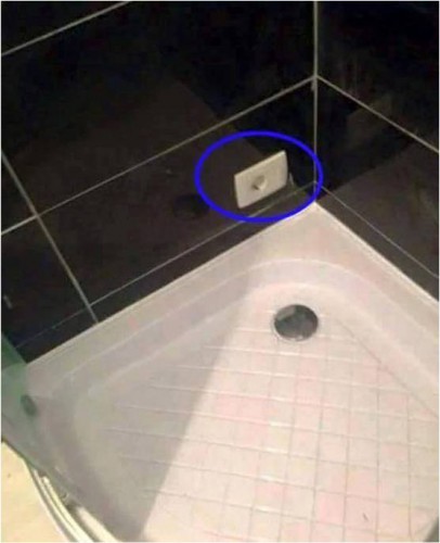 douche de Cloclo.jpg